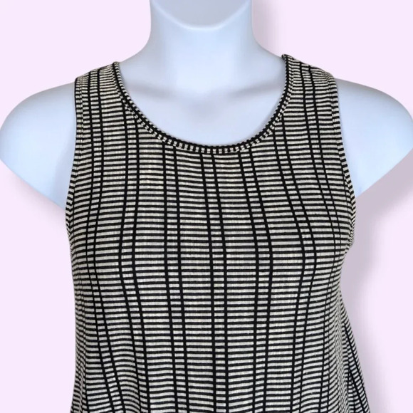 W5 B&W Tasselled Tank - Picture 3 of 7